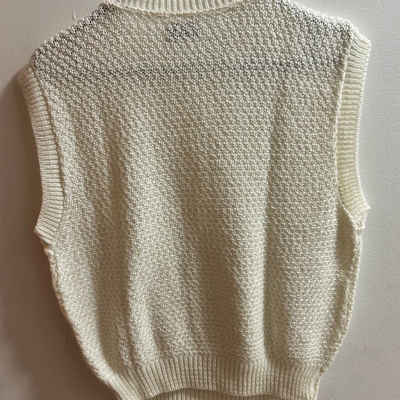 Garland Women’s Ivory‎ Vintage Knit Sleeveless Sweater Sz Medium - Picture 2 of 4